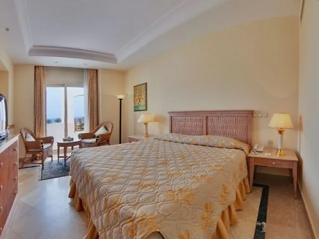 Resort Poinciana 3*